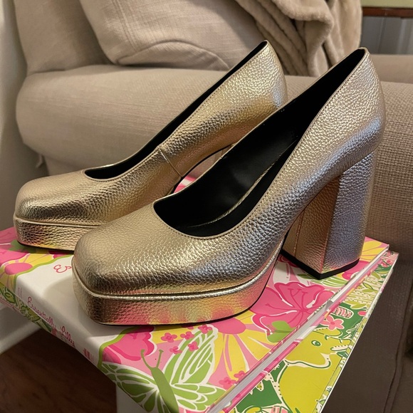 Katy Perry gold, square toe, block heel pump - Picture 7 of 7